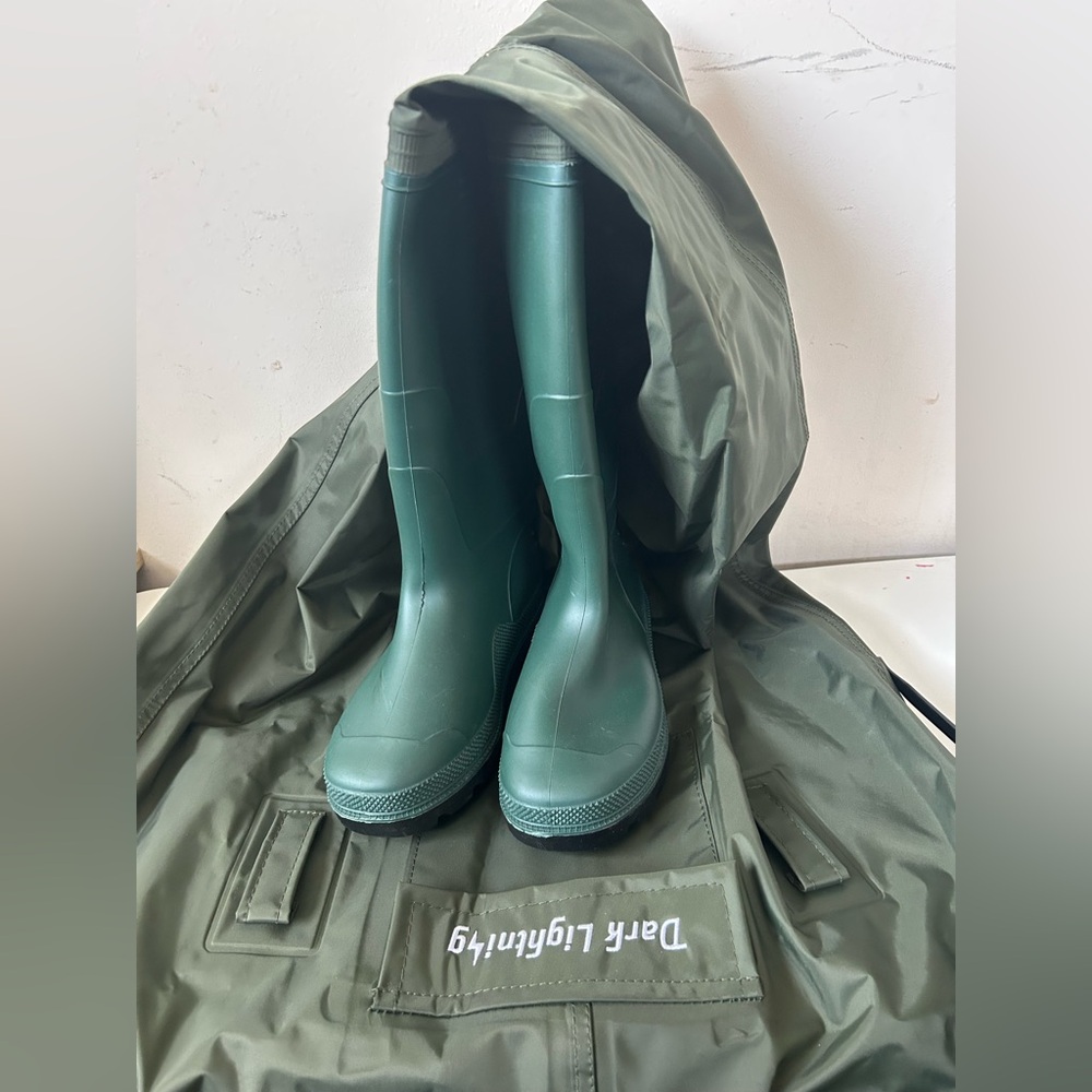 NWOT DARK LIGHTNING Fishing Waders for Men and Women with Boots - Picture 5 of 14